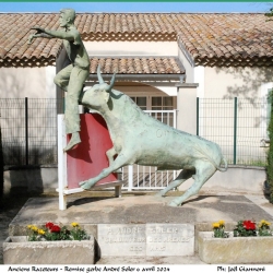 Remise-de-la-gerbe-a-Andre-Soler-le-06-04-2024-1